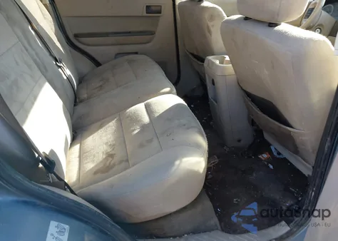 2012 Ford Escape Xlt z USA, uszkodzony, nr VIN 1FMCU9D78CKA73893